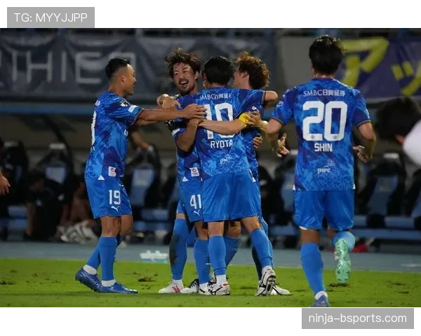 蔚山现代联赛主场表现稳定,防守能力突出带动近期积分攀升。 蔚山现代联赛主场表现稳定,防守能力突出带动近期积分攀升。